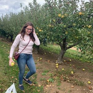 Meet your Posher, Deanna